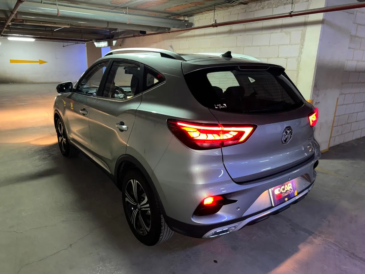 Car image 6