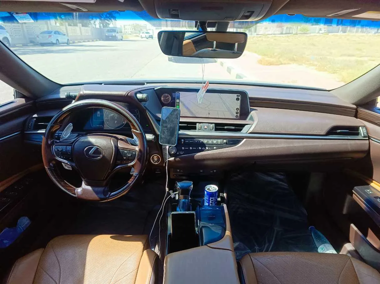 Car image 23