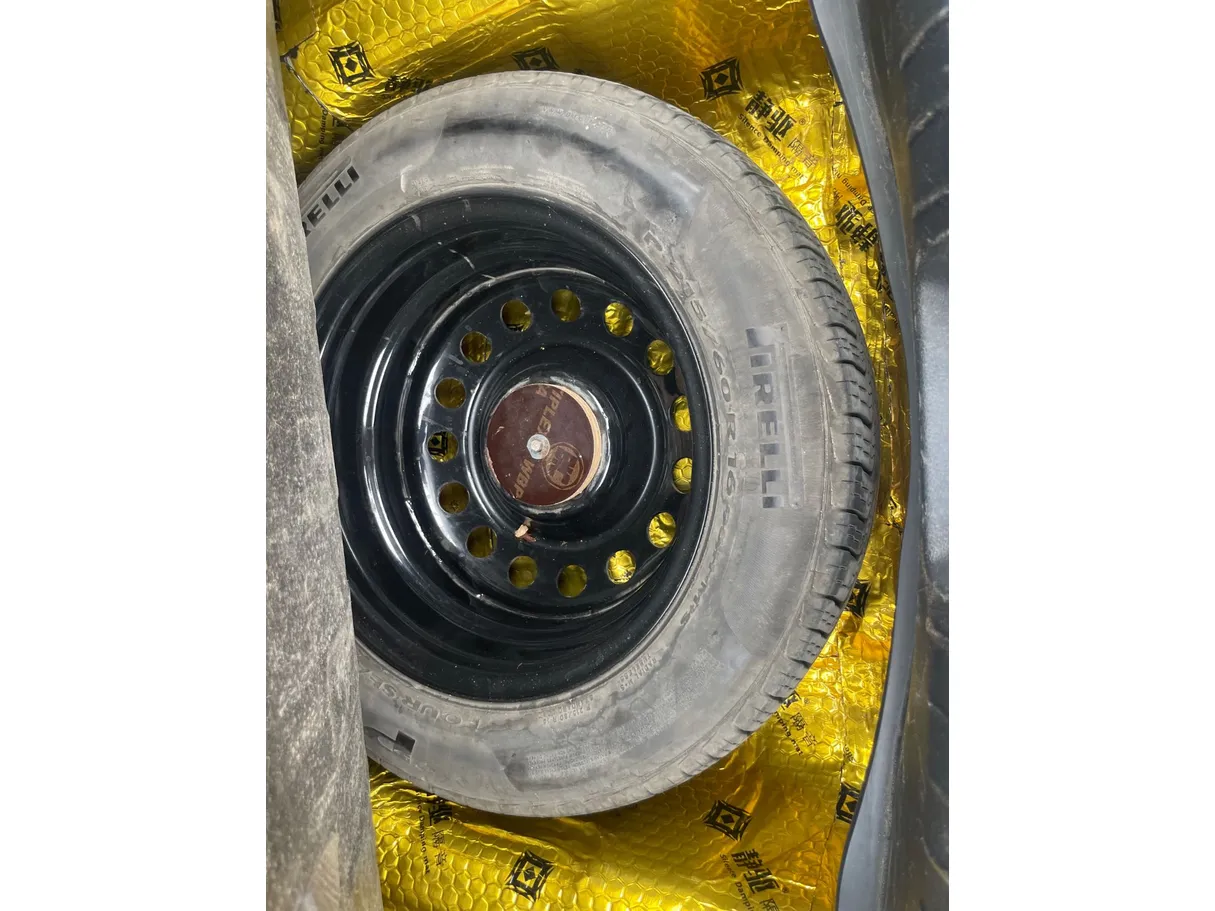 Car image 23