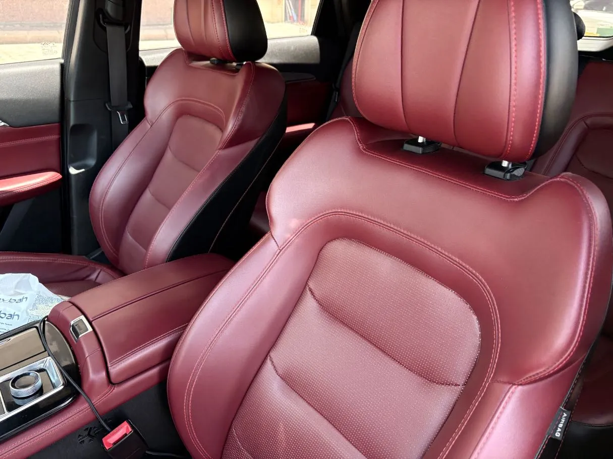 Car image 13