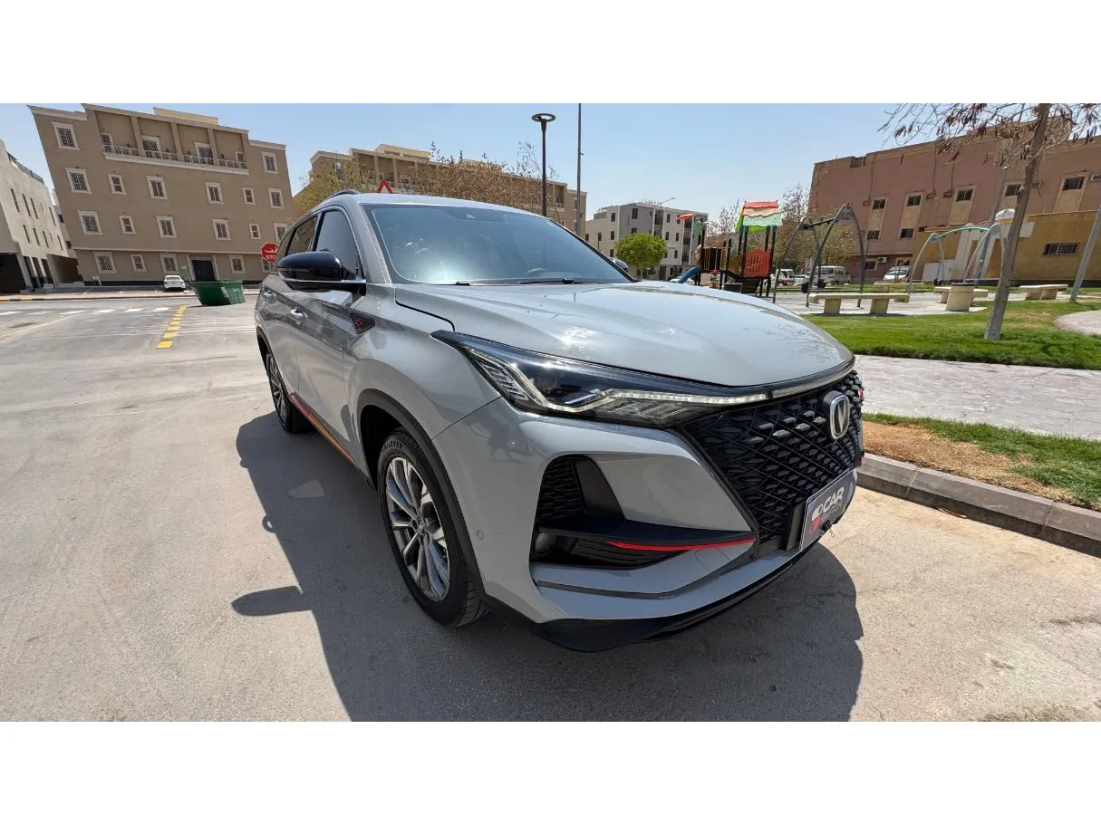 Car image 3