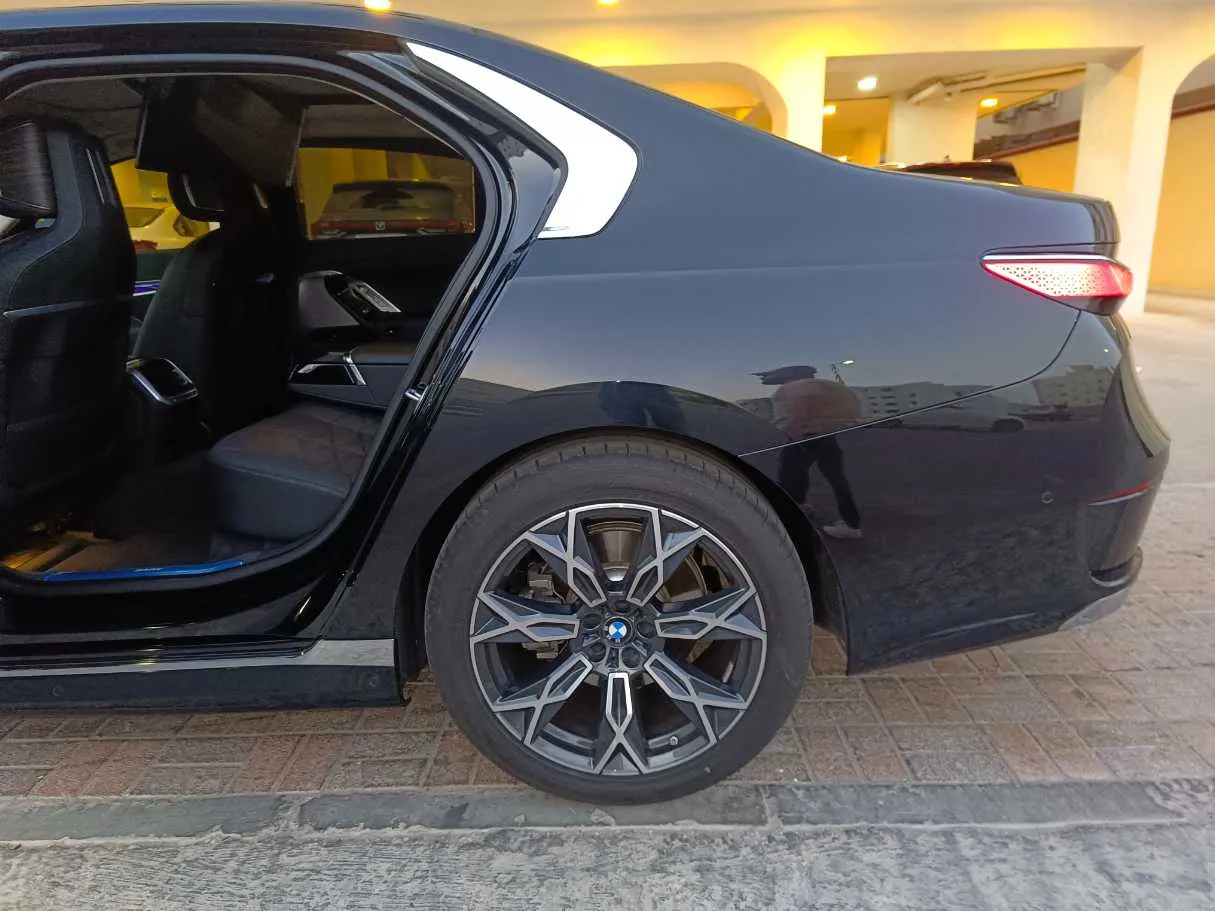 Car image 22