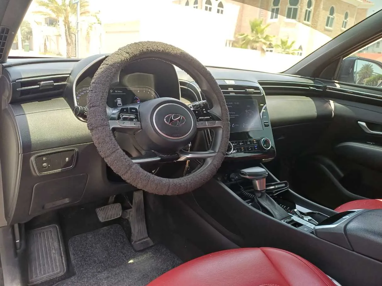 Car image 11