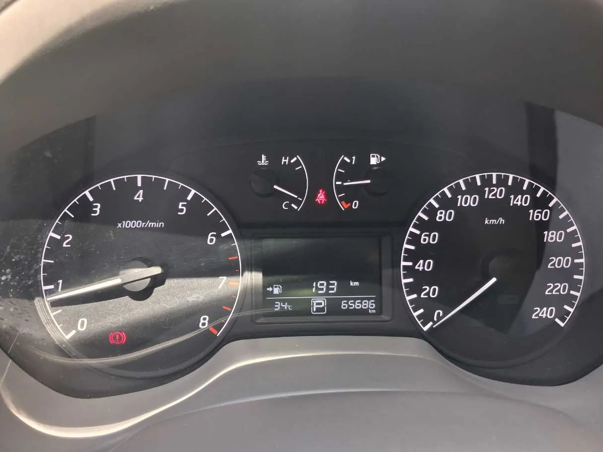 Car image 18