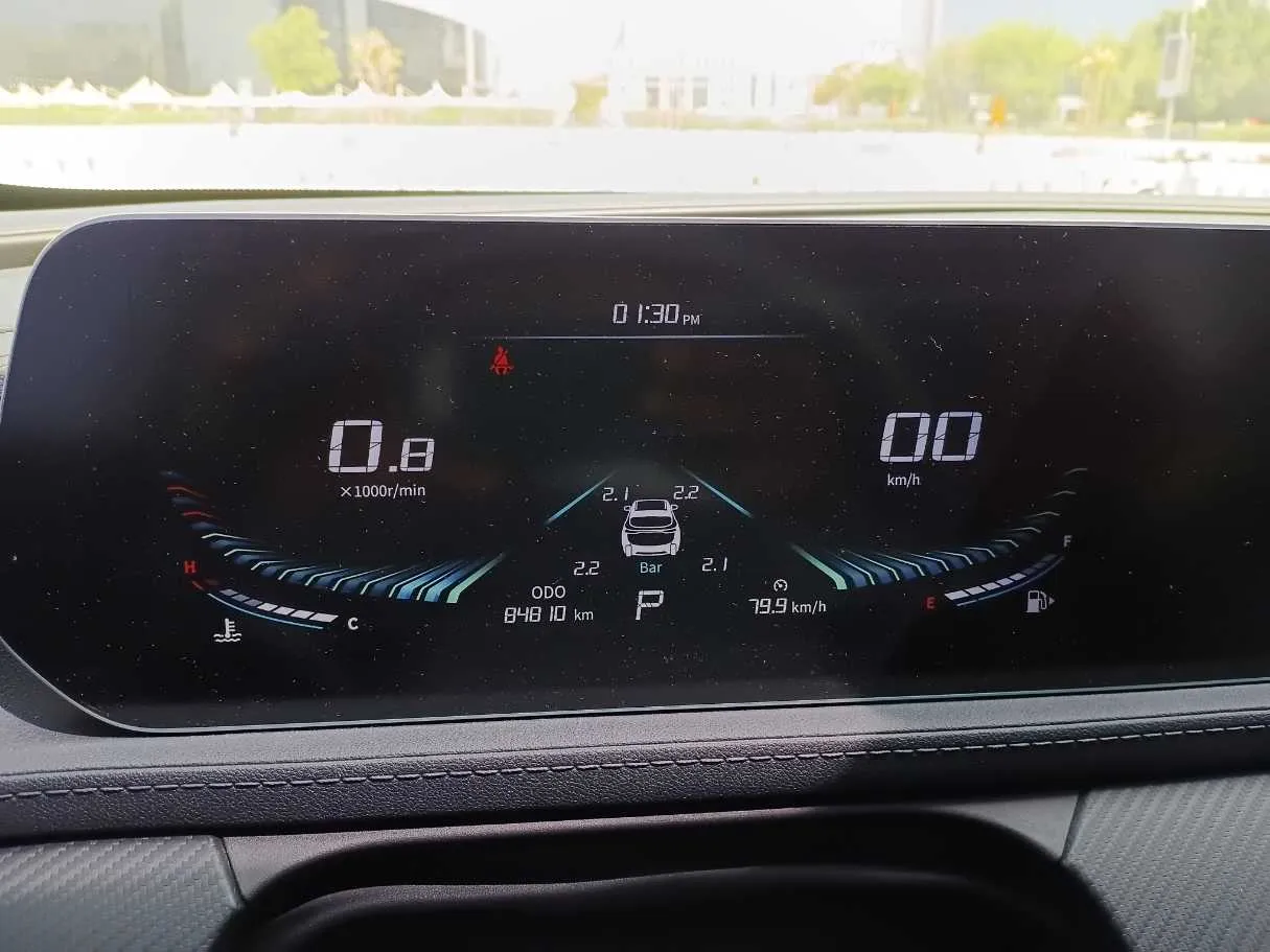Car image 18
