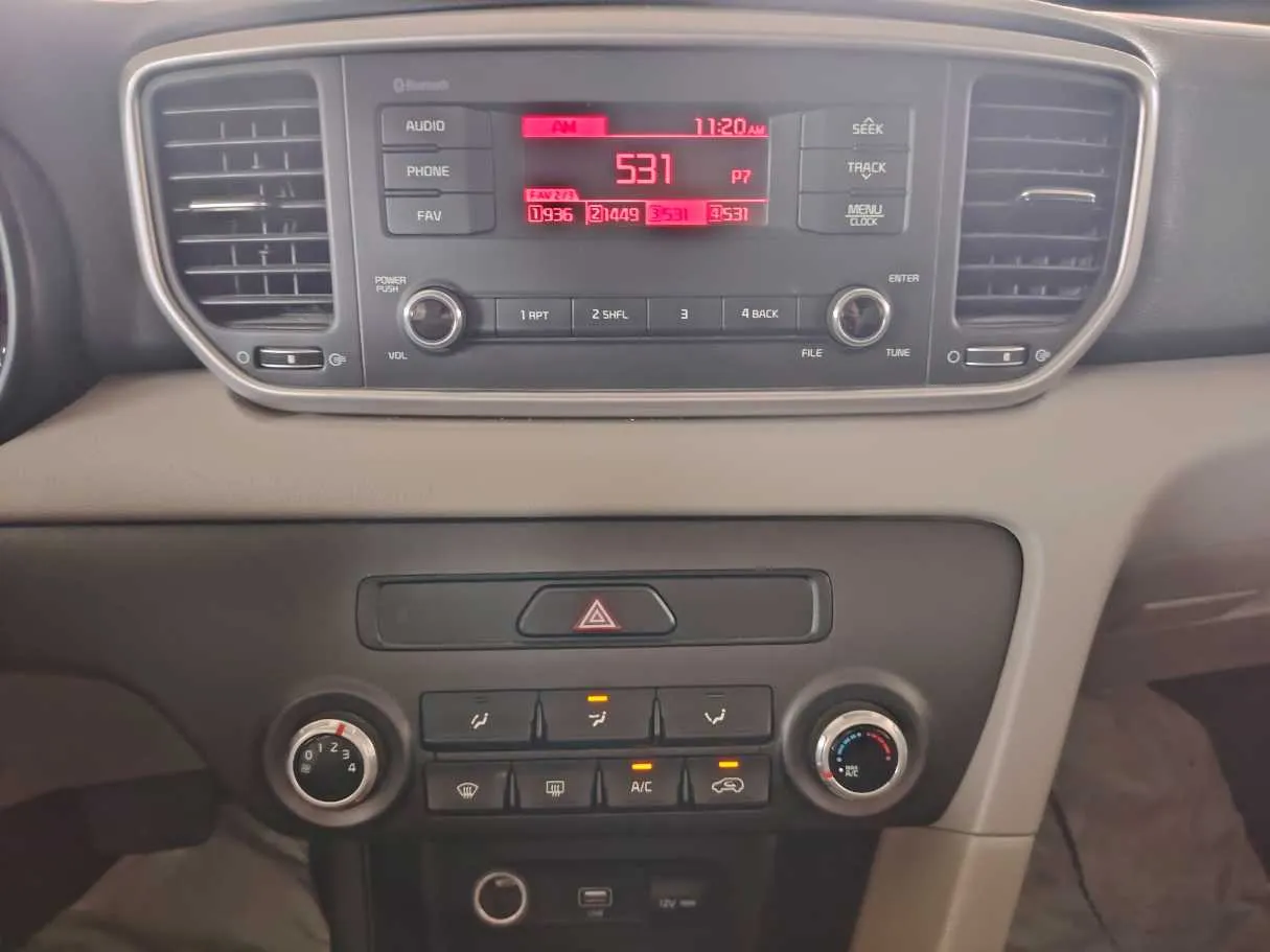 Car image 20