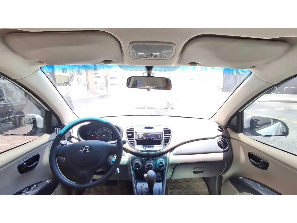 Car image 15
