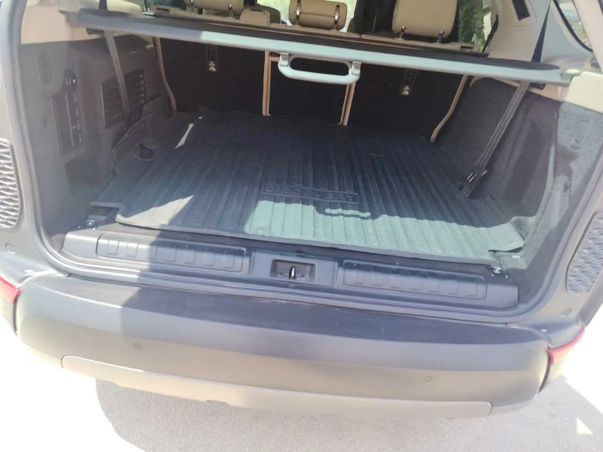 Car image 24