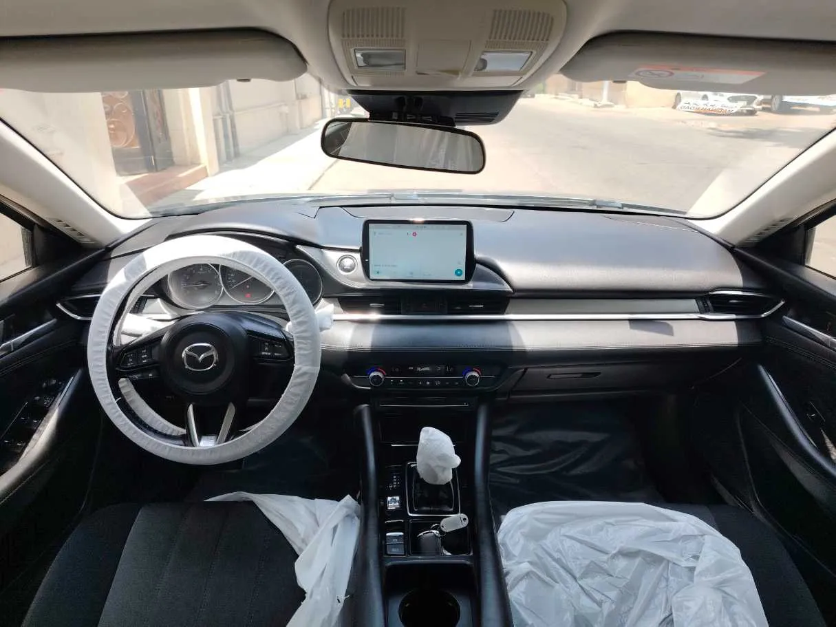 Car image 16