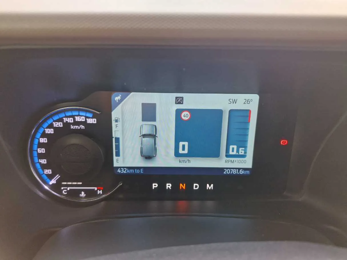 Car image 19