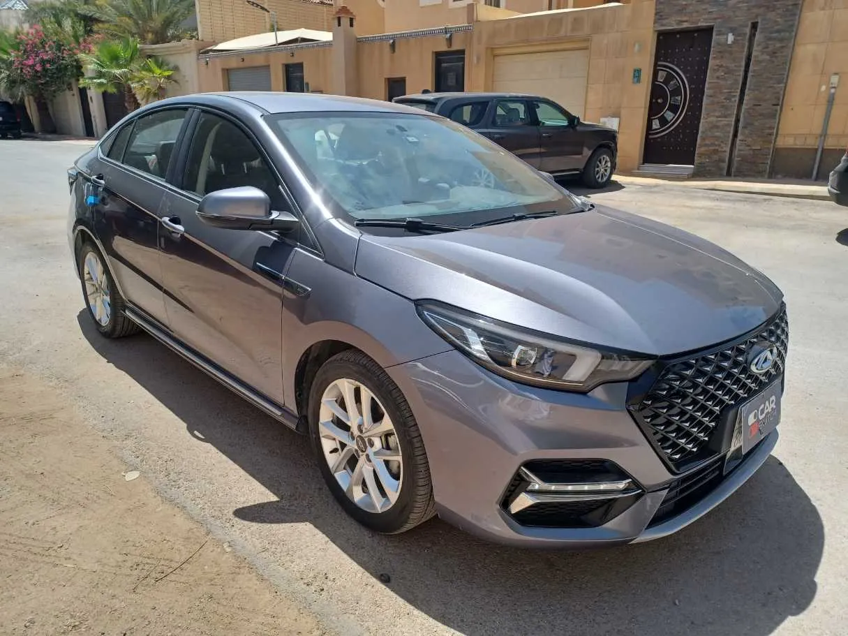Car image 3