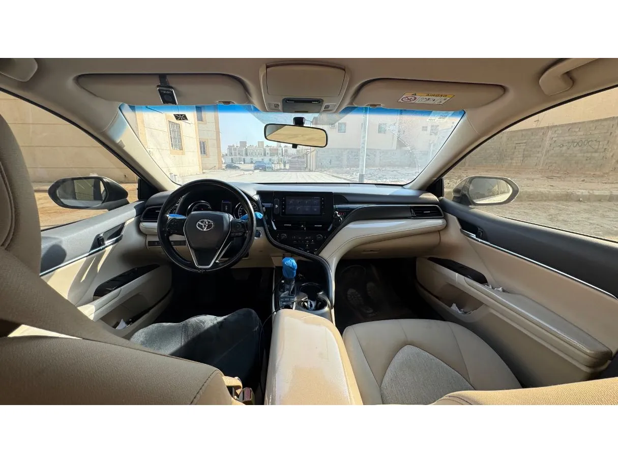Car image 13