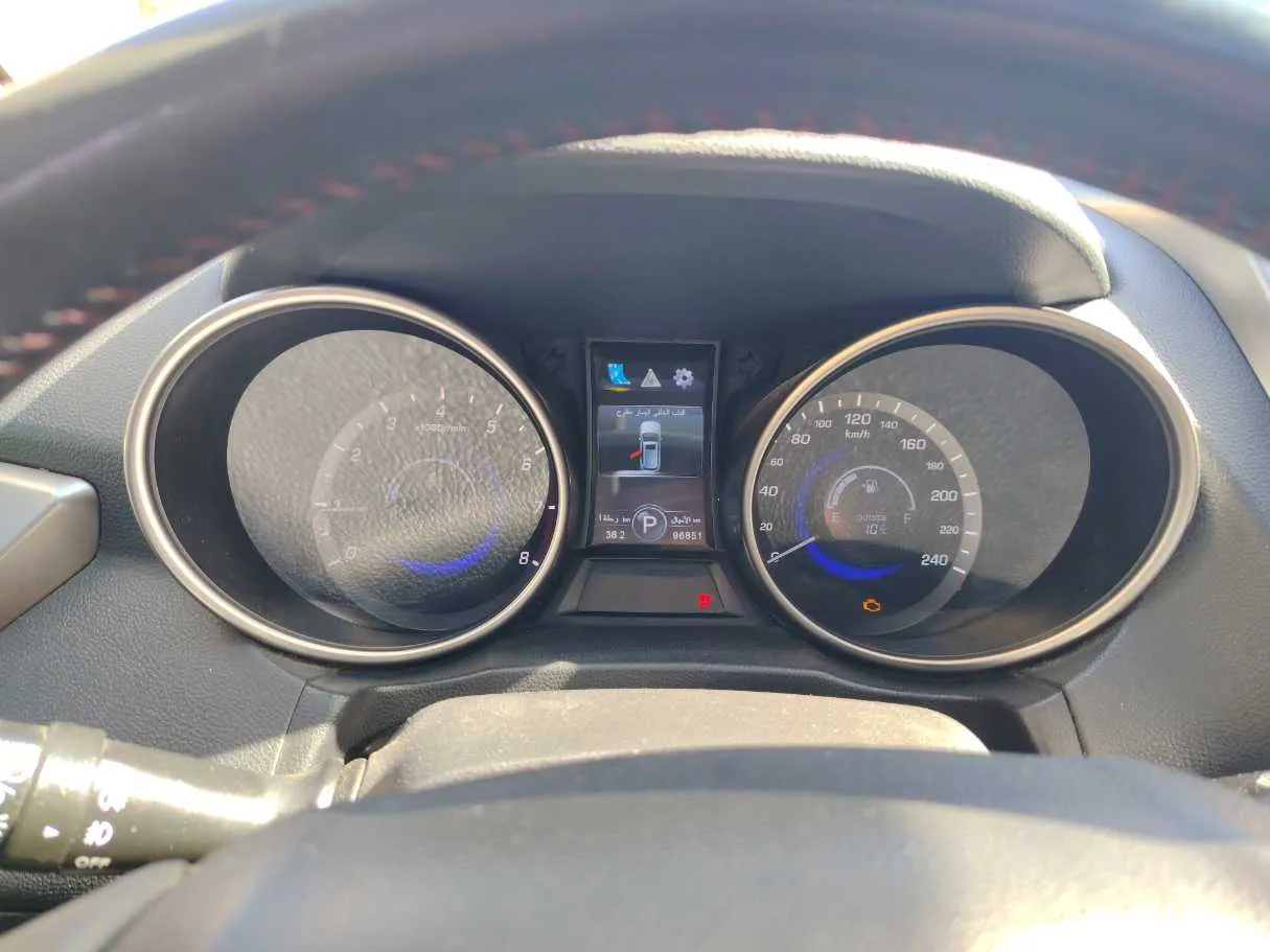 Car image 17