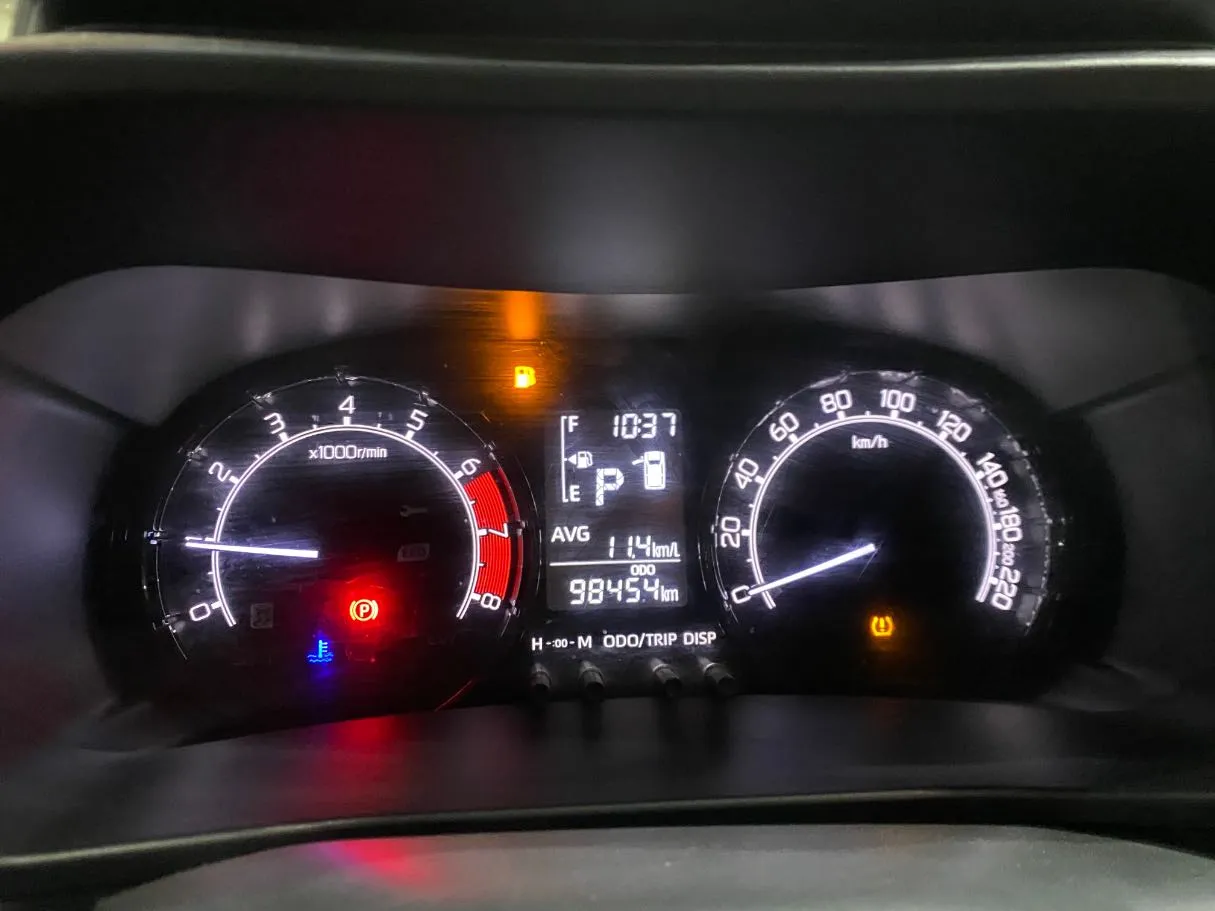 Car image 13