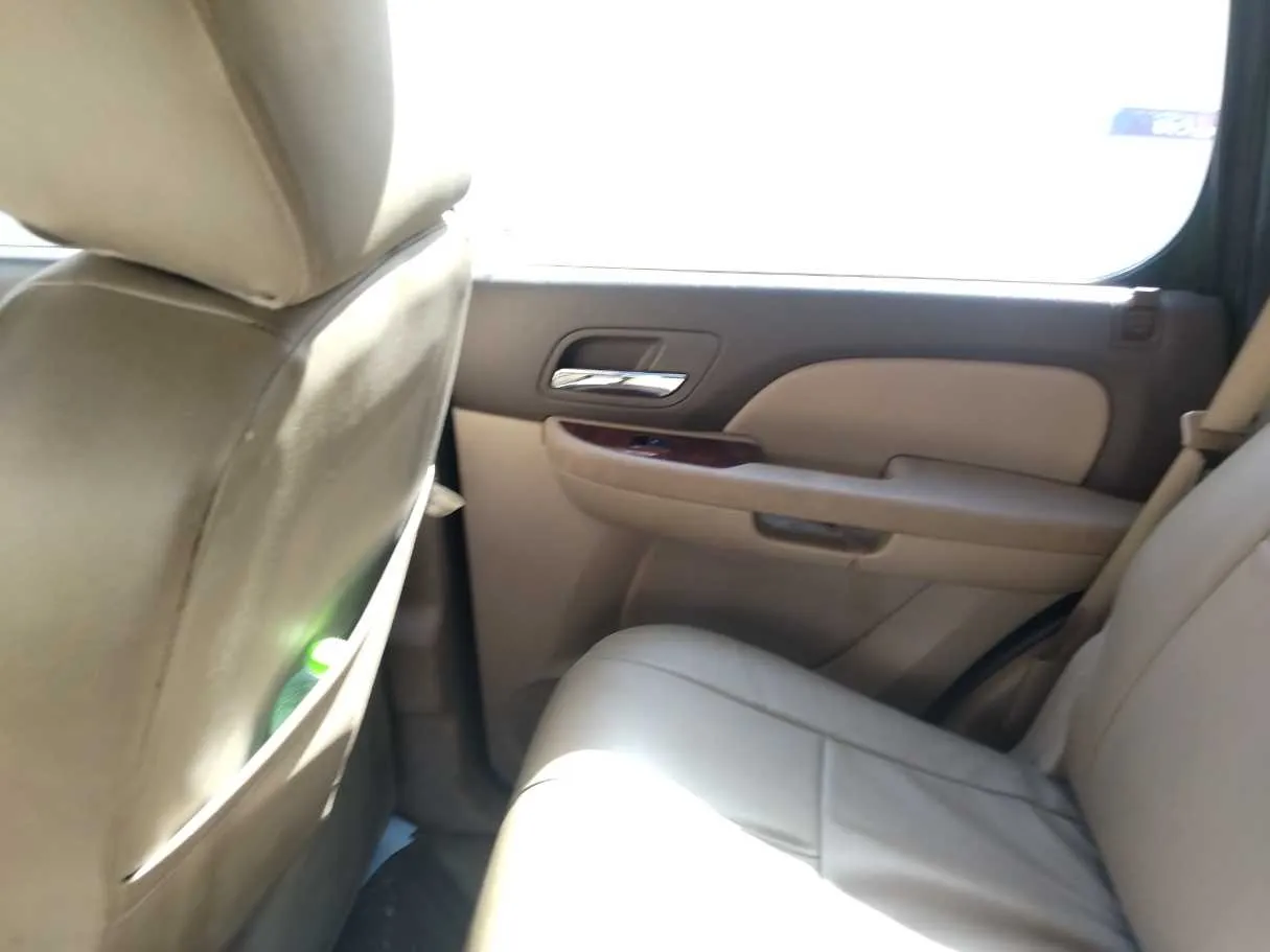 Car image 36