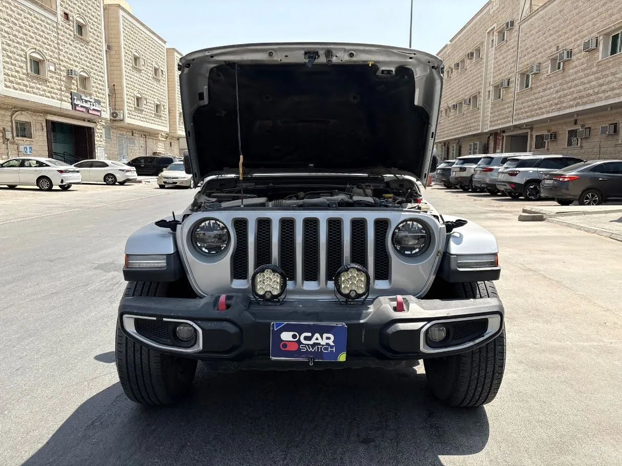 Car image 24