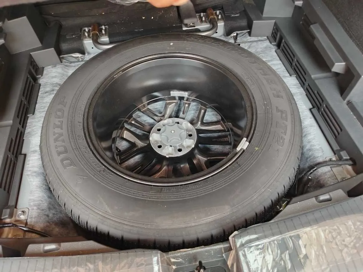 Car image 38
