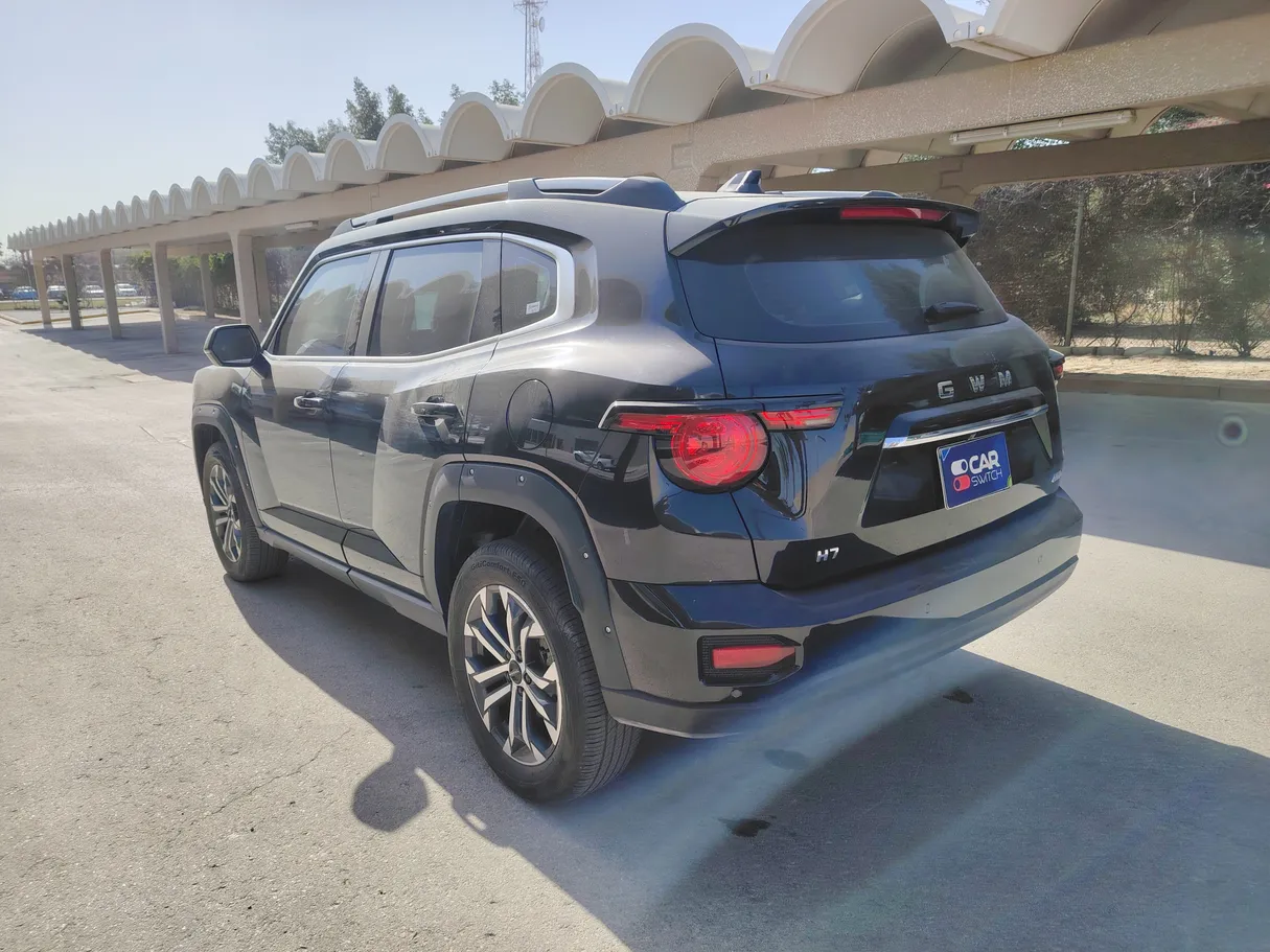 Car image 7