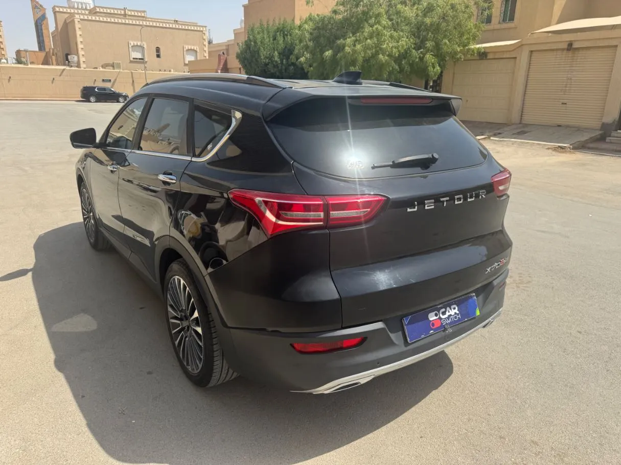 Car image 7