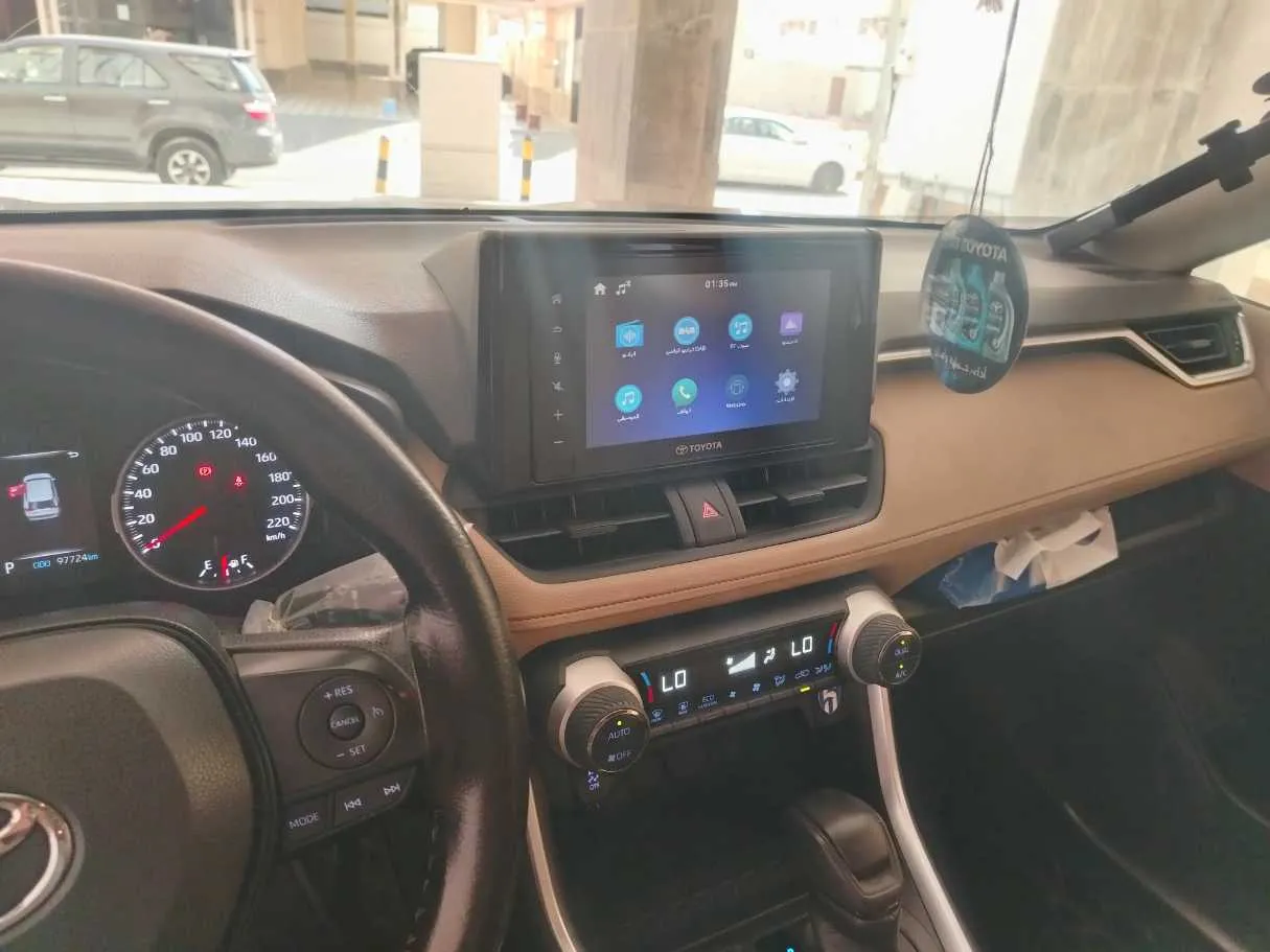 Car image 23