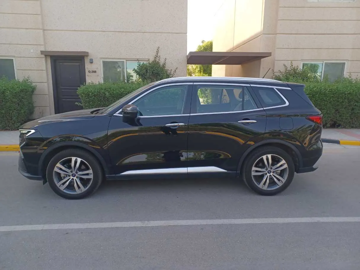 Car image 8