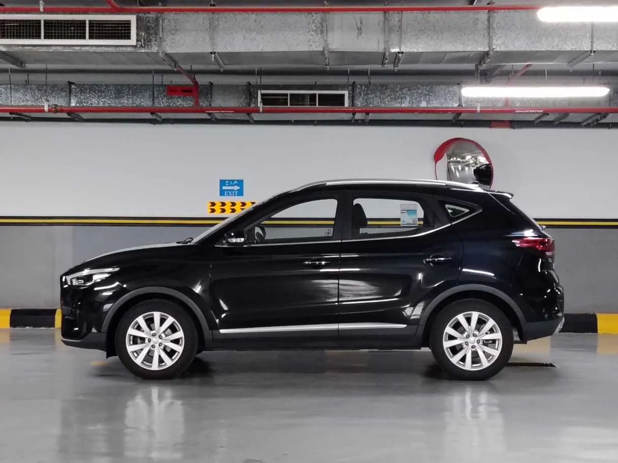 Car image 7