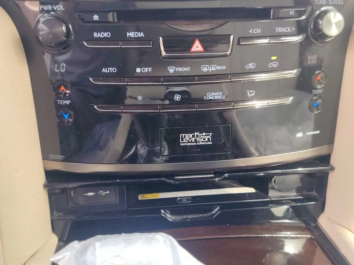 Car image 25