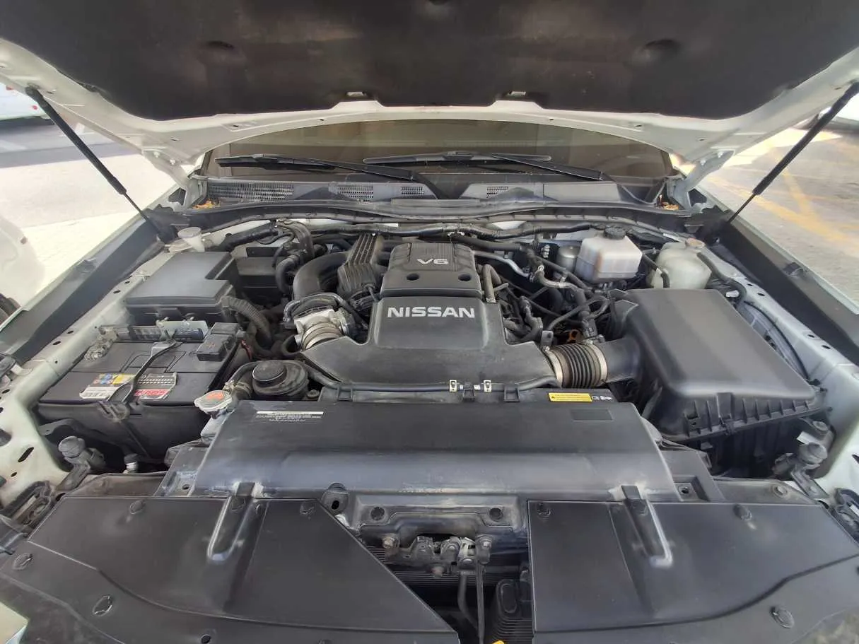 Car image 19