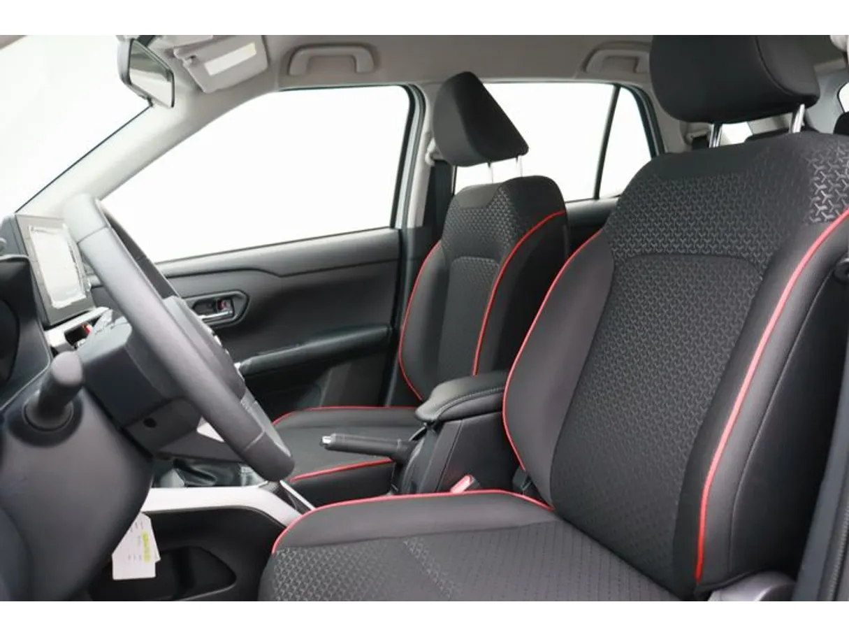 Car image 8
