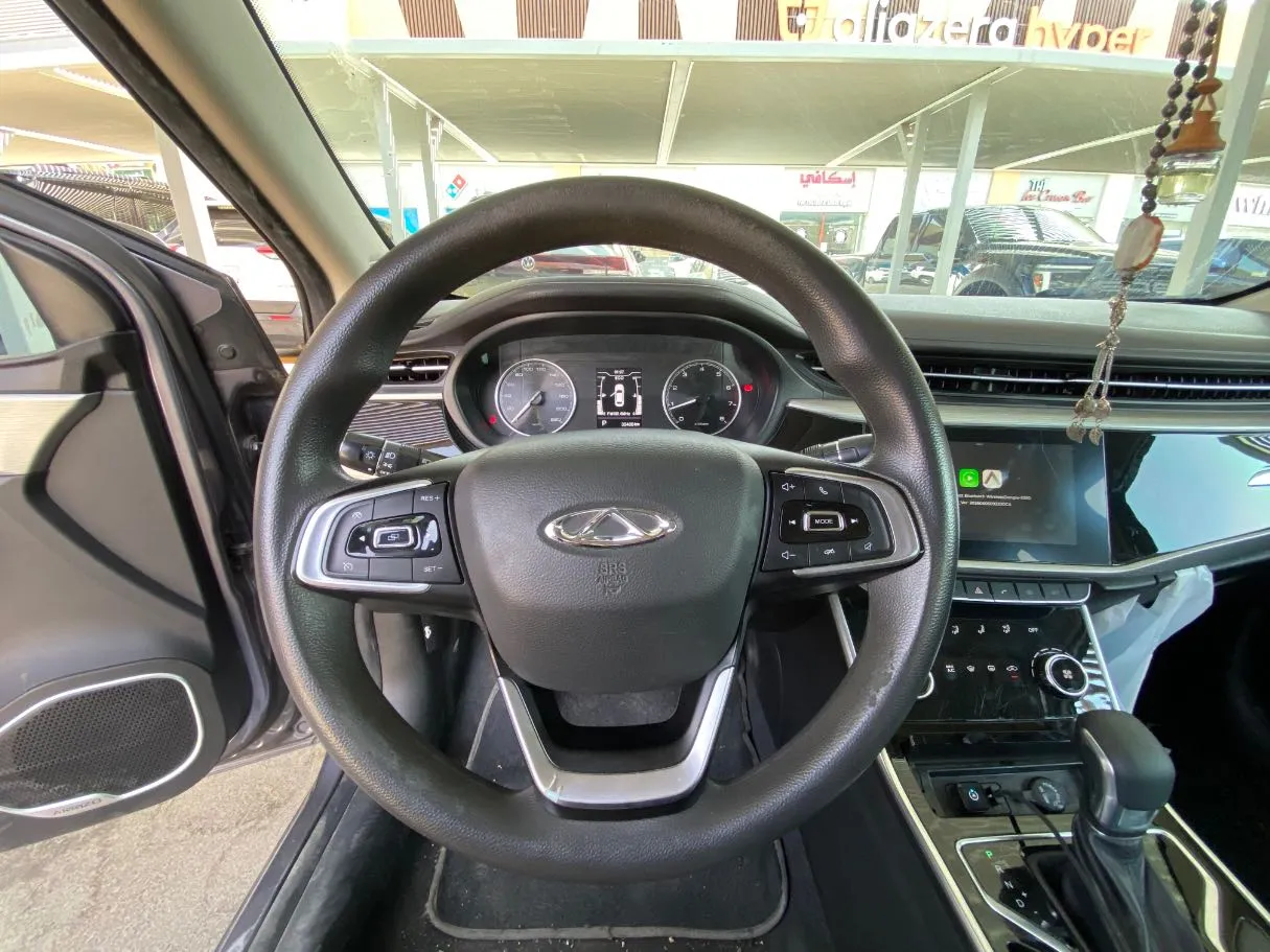 Car image 18