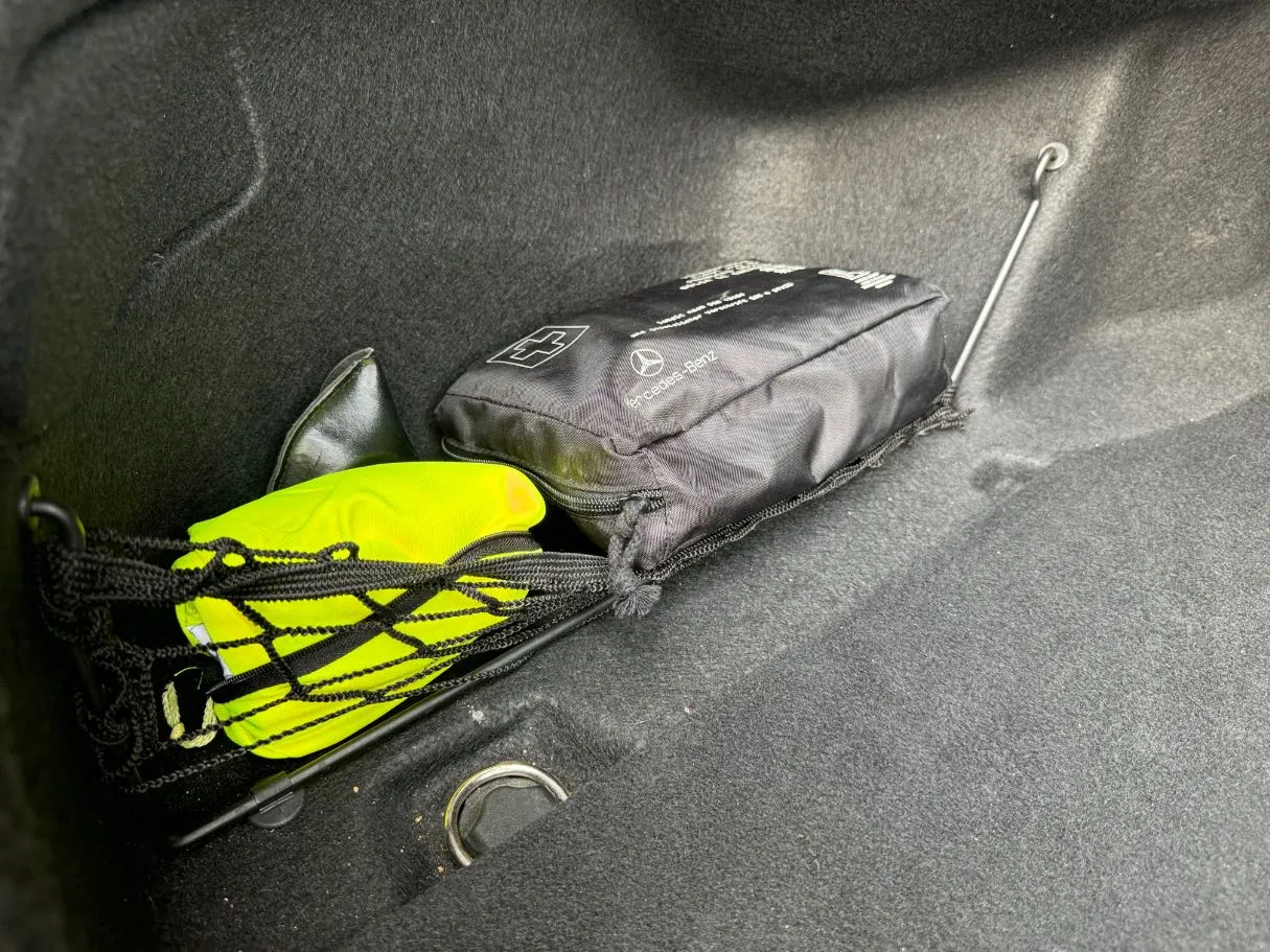 Car image 26