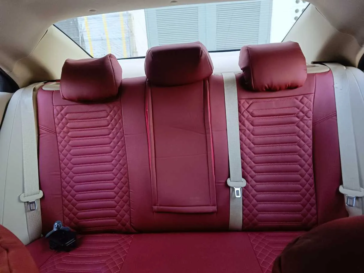 Car image 16
