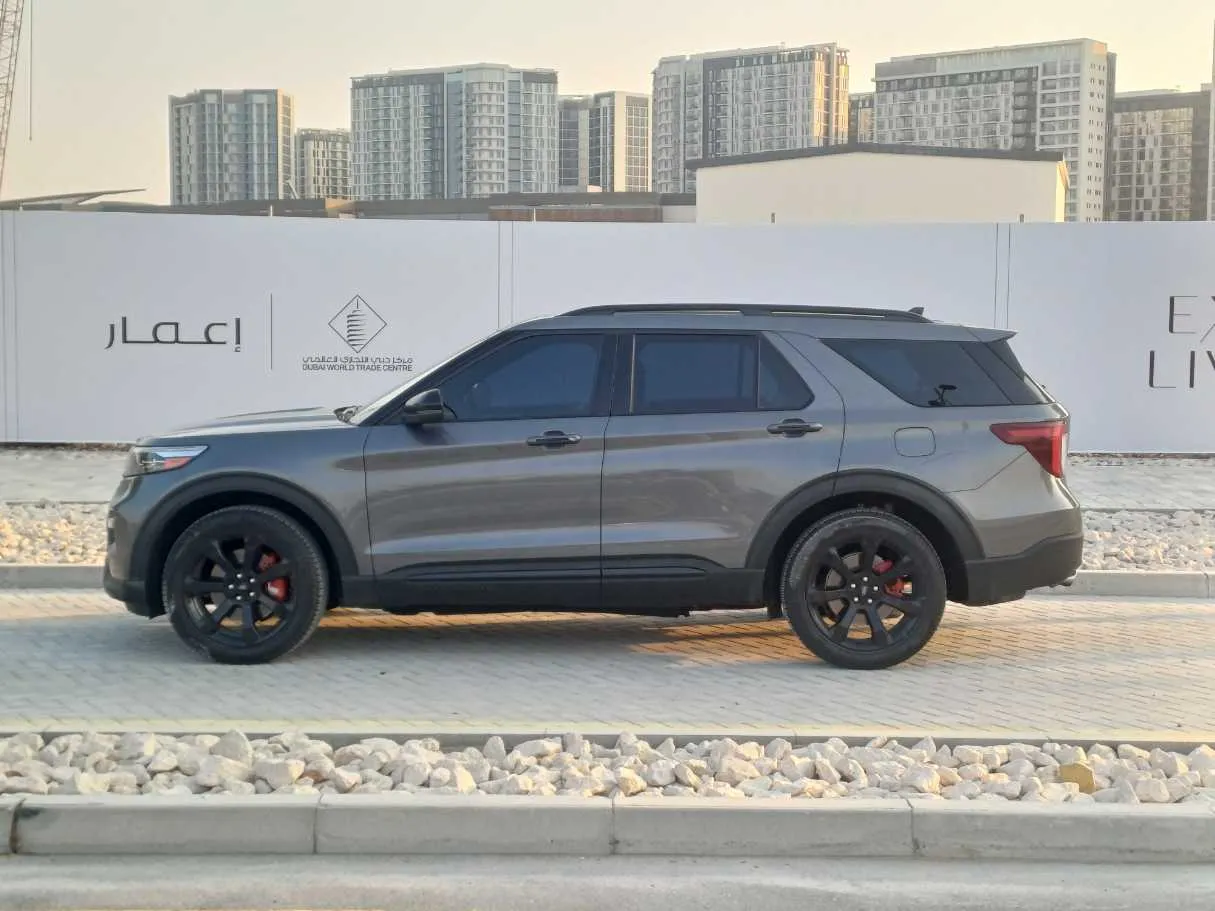 Car image 8