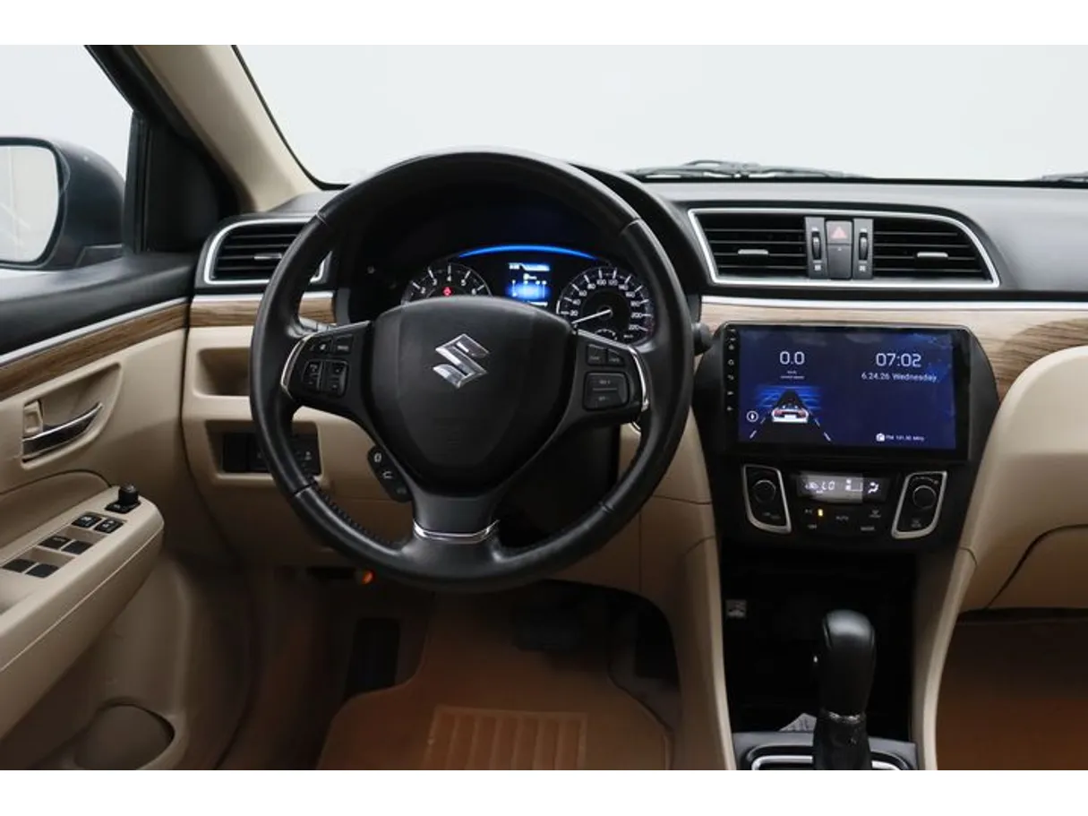 Car image 15