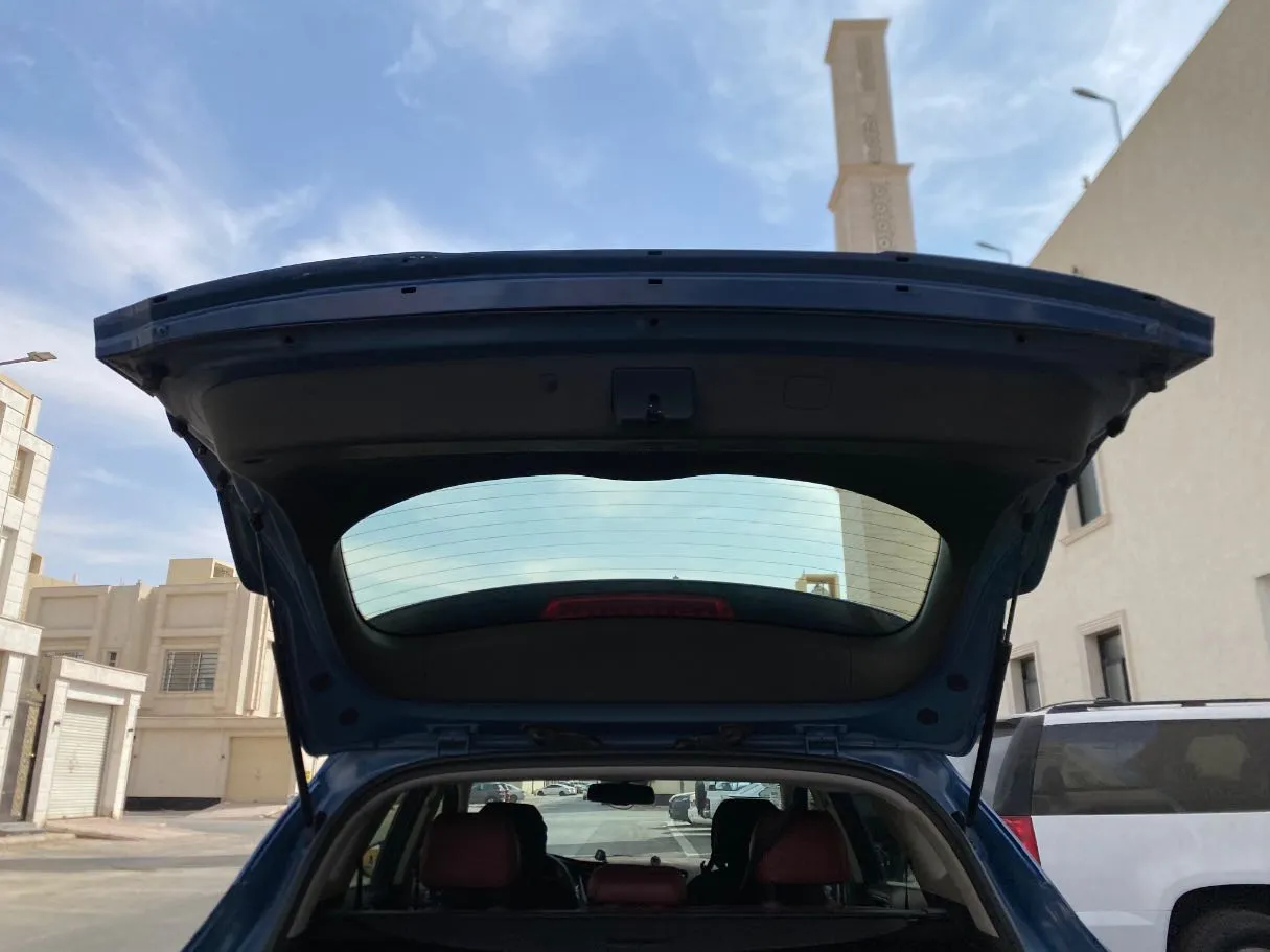 Car image 21