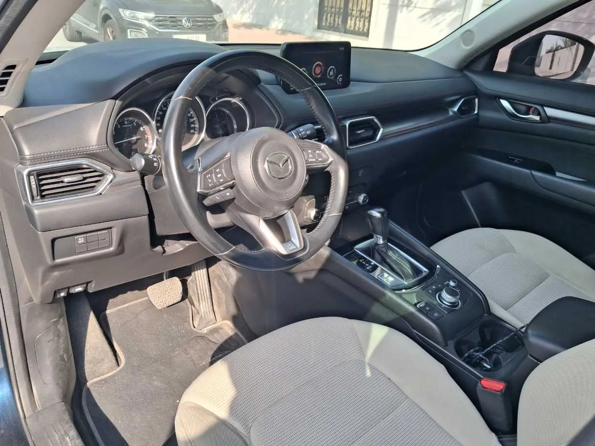 Car image 11
