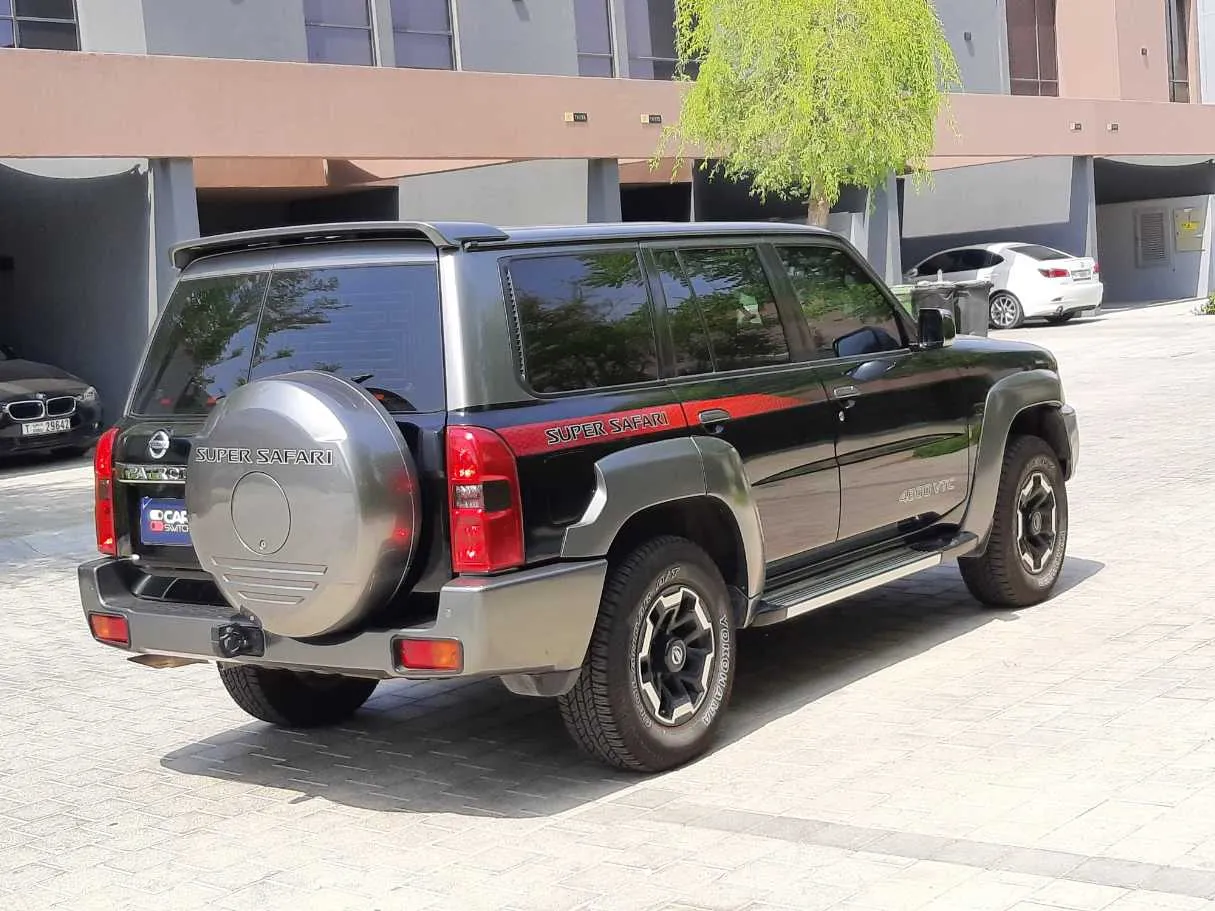 Car image 5