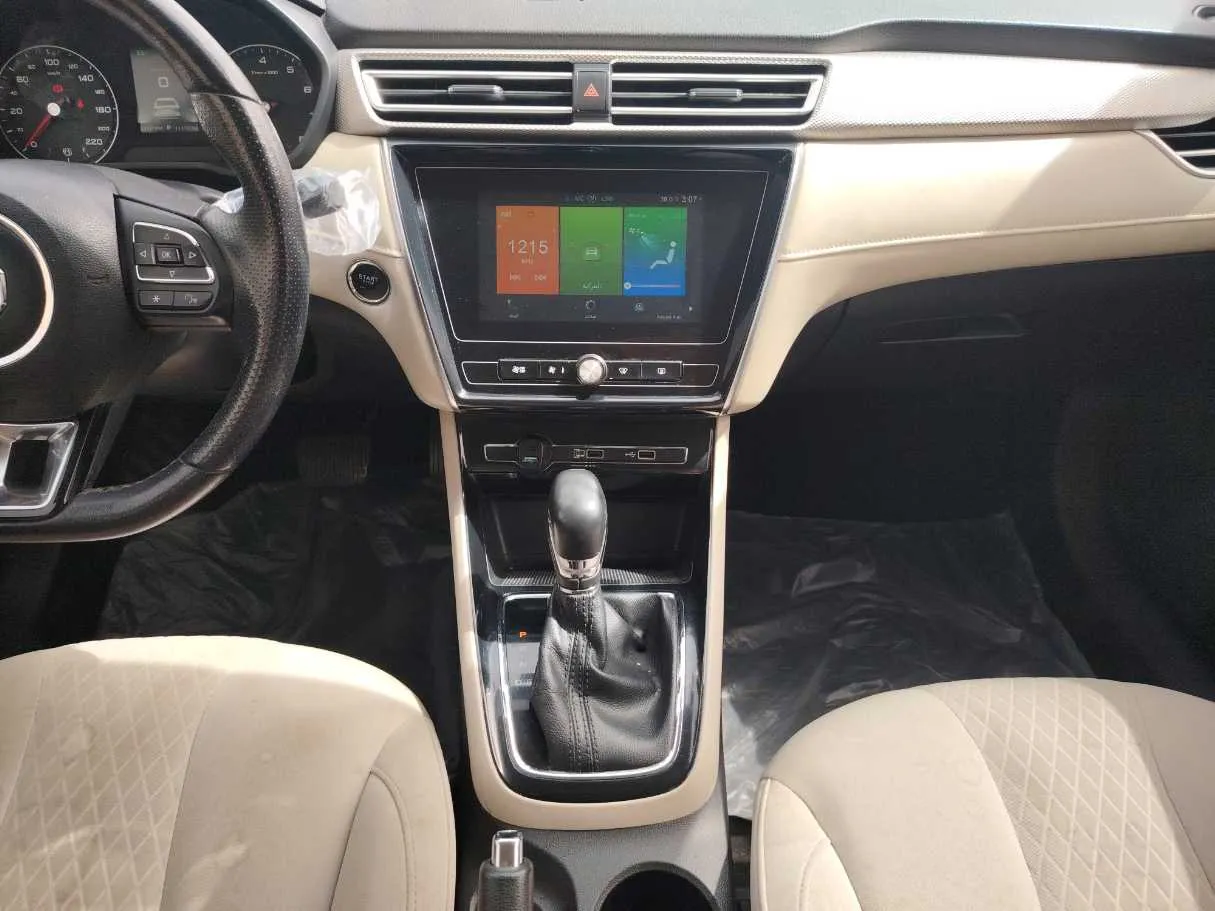 Car image 17