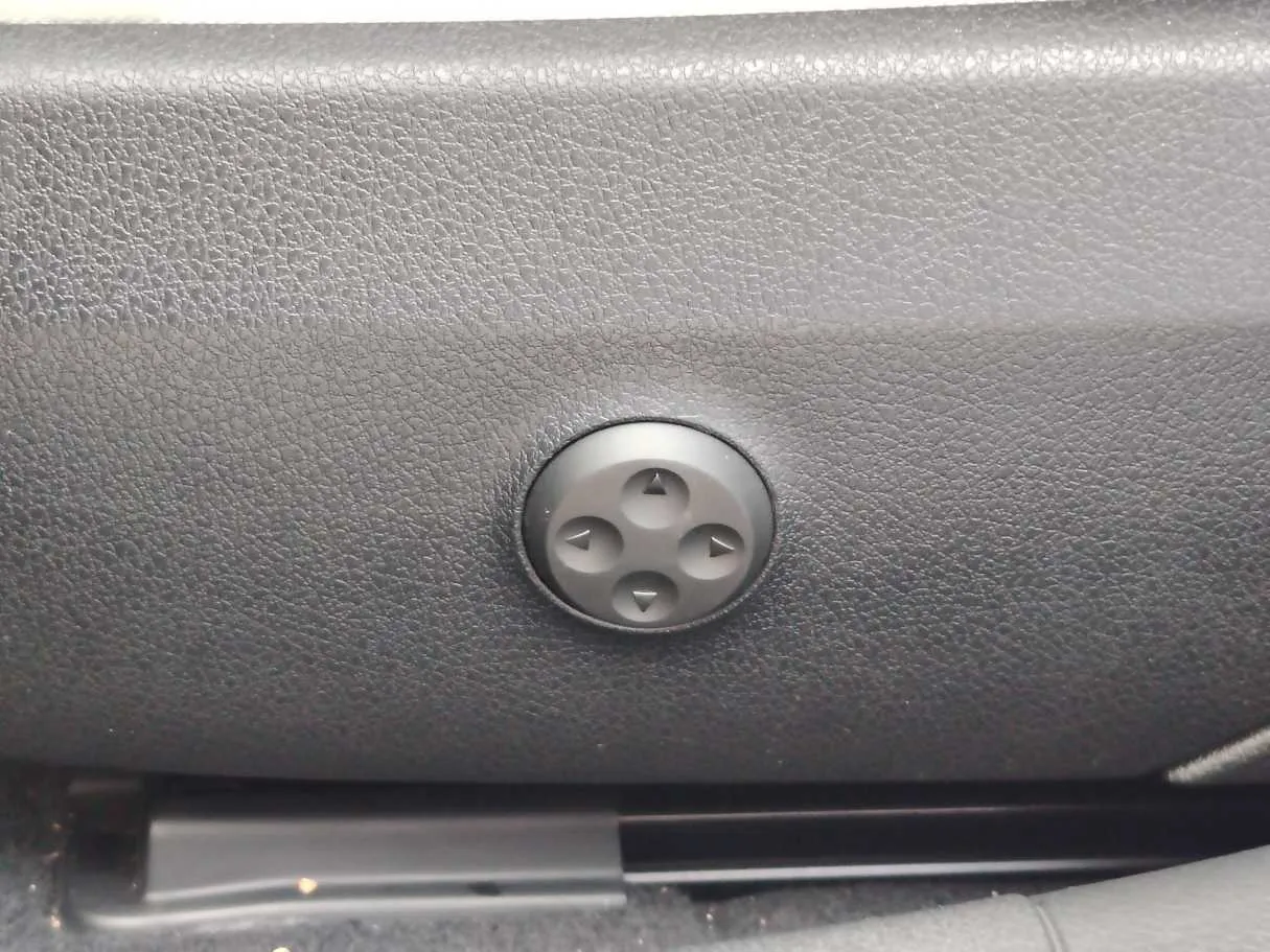 Car image 31