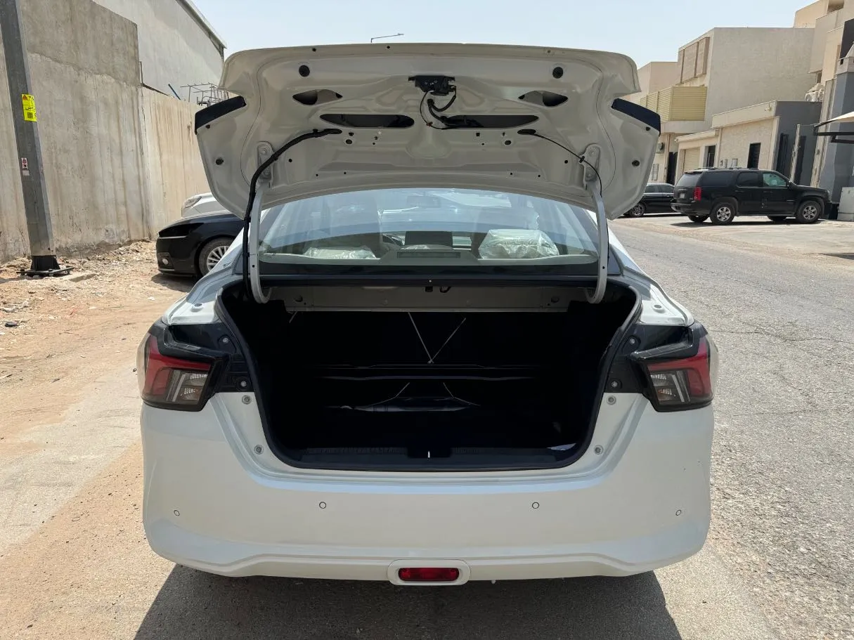 Car image 21