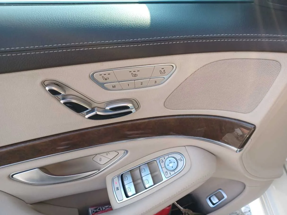 Car image 26