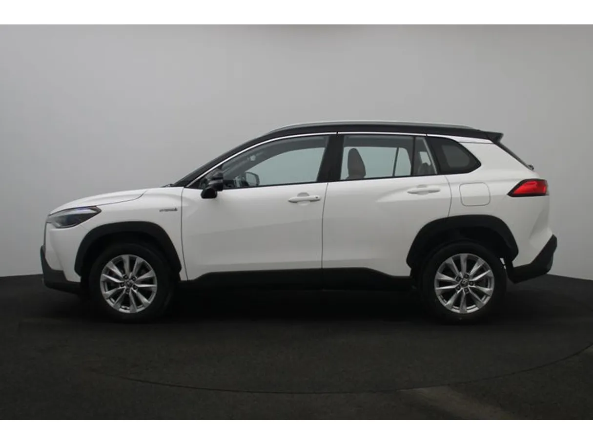Car image 3