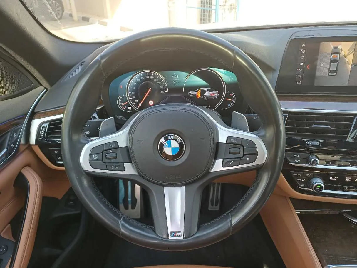 Car image 17