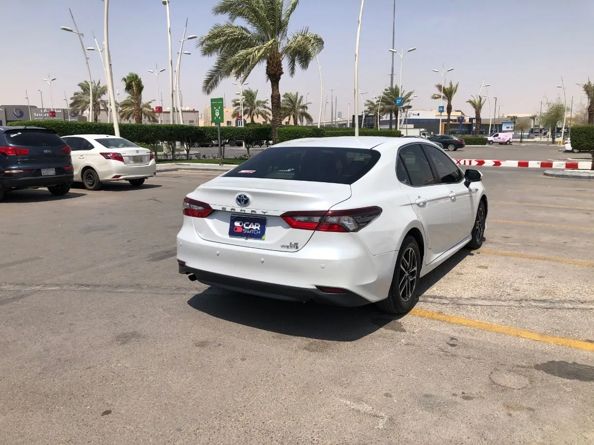 Car image 5