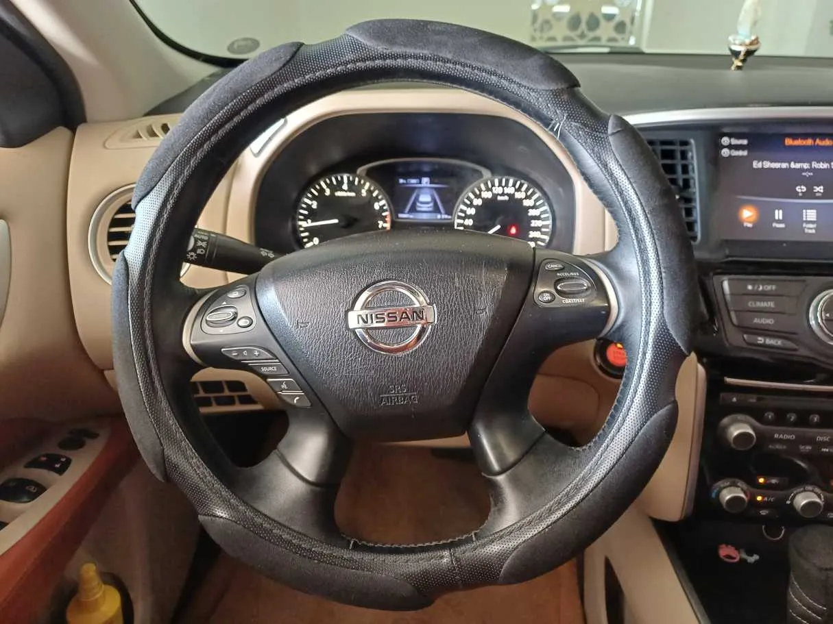 Car image 18