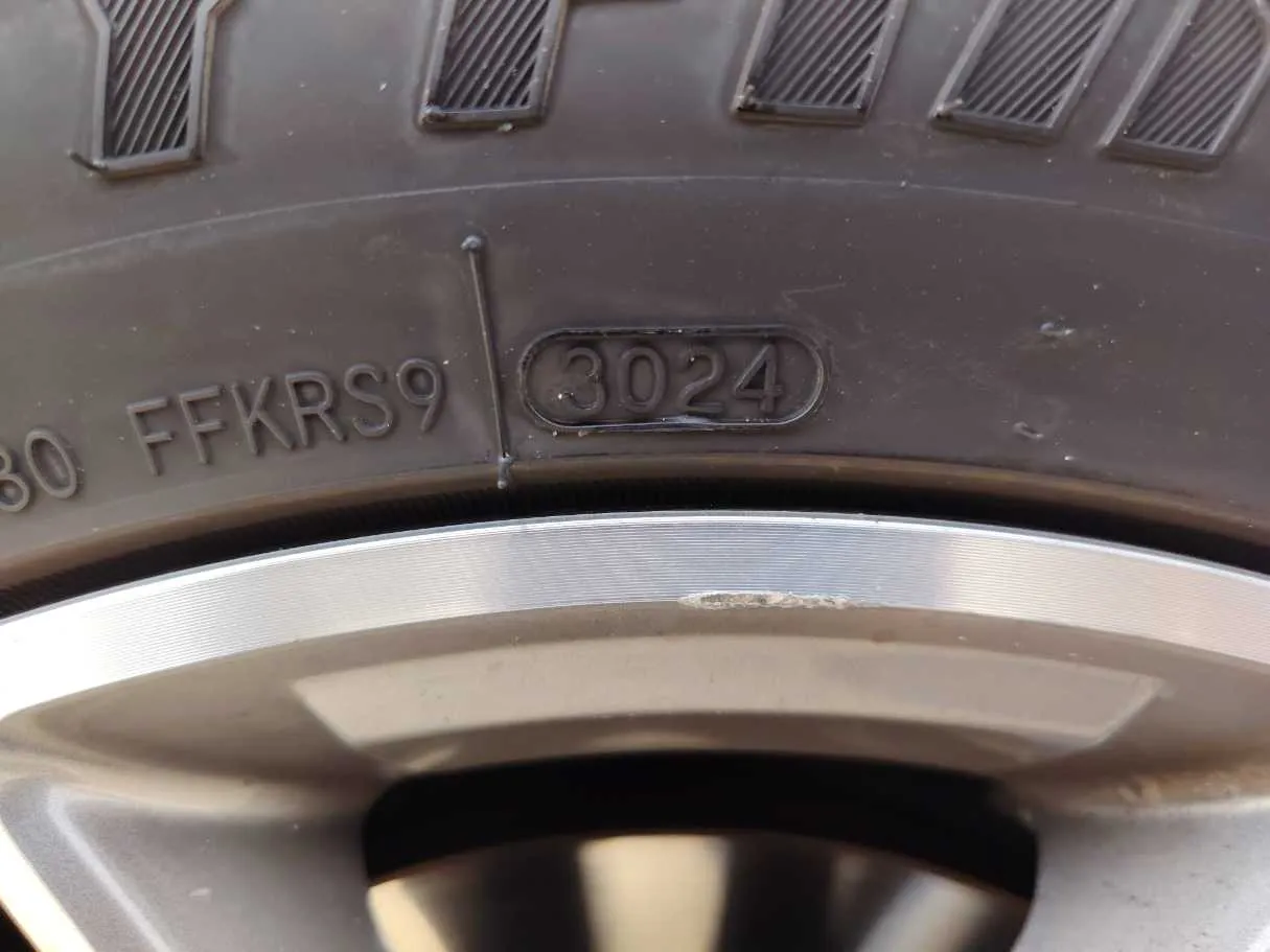 Car image 28