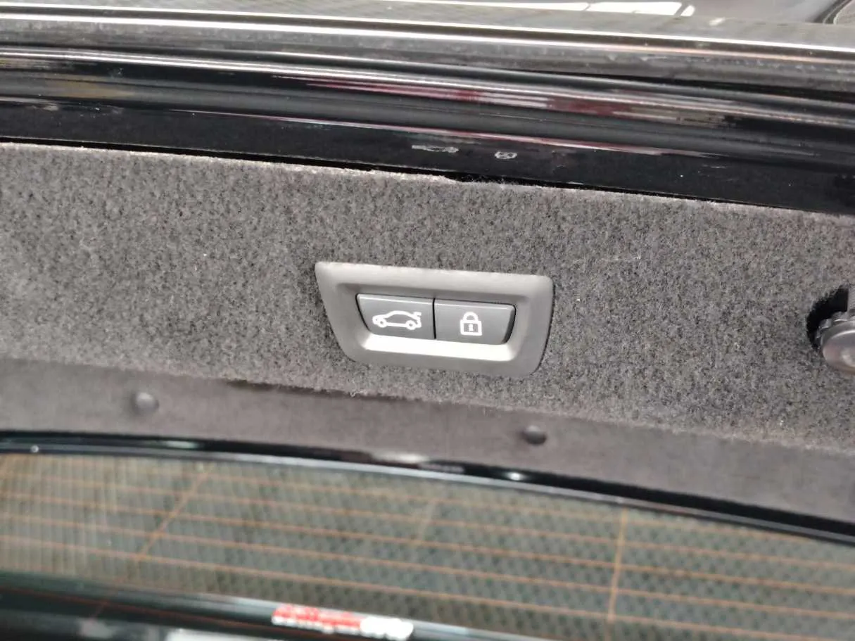 Car image 33