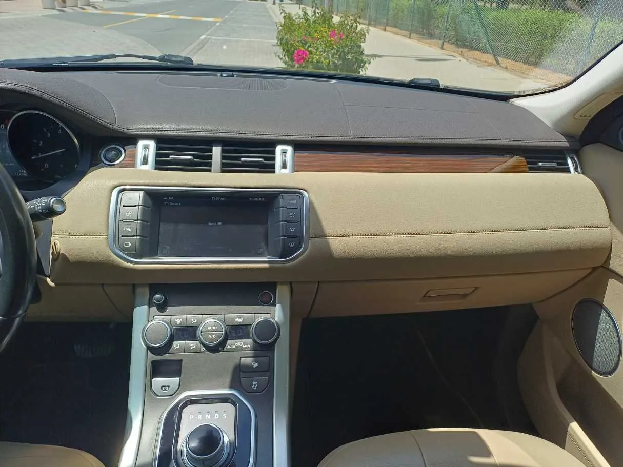 Car image 16