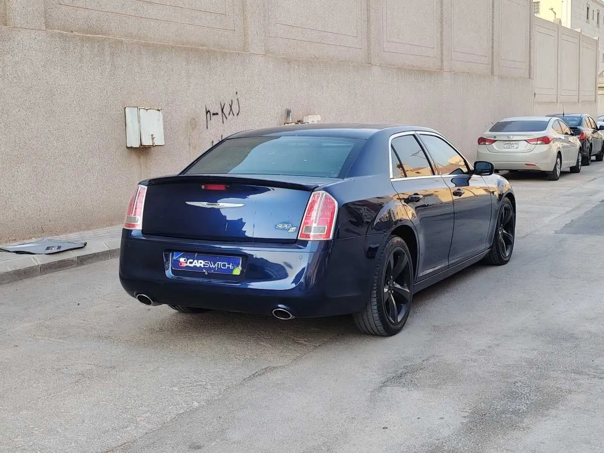 Car image 5