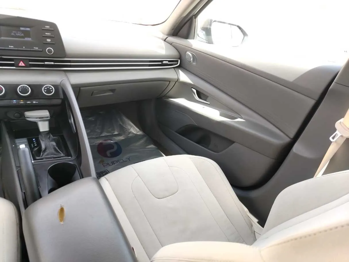 Car image 35